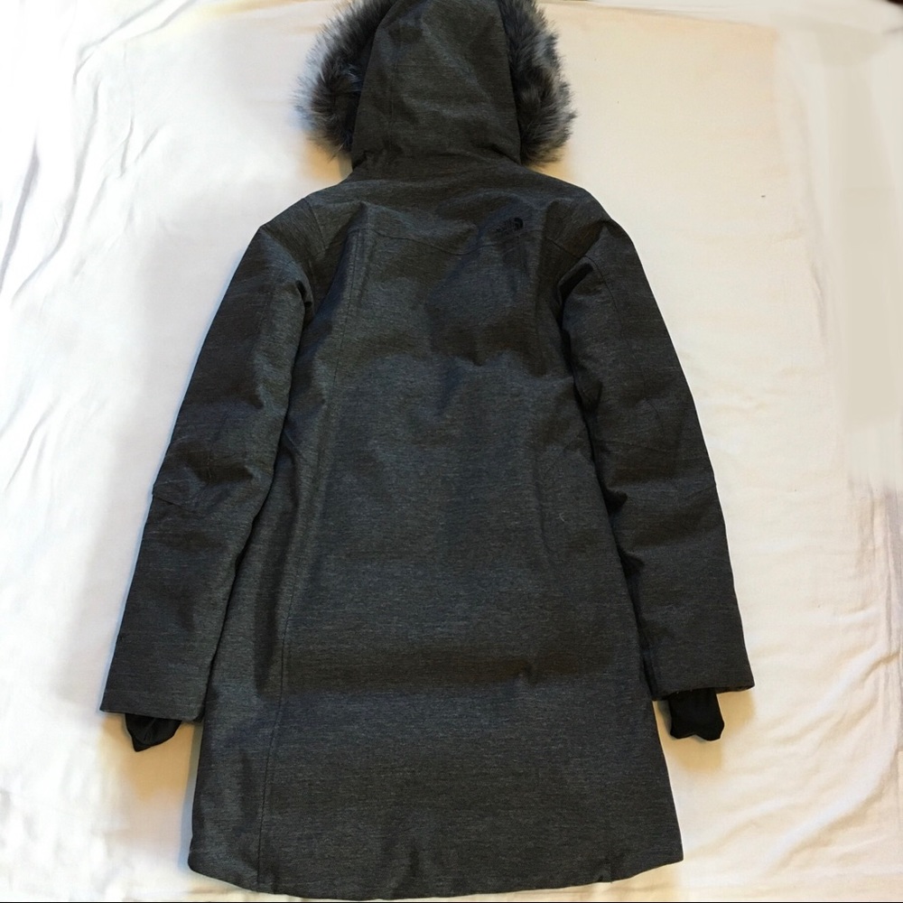 The North Face Defdown Parka GTX in Grey, XS - Picture 11 of 16